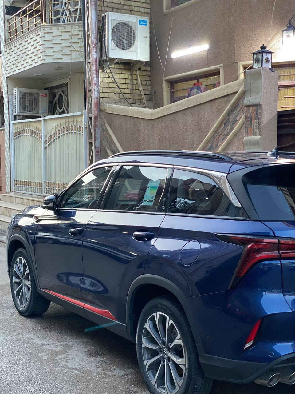 **شانجان CS75 plus   2022
*لون الداخل جلد احمر 
*حجم الاطارات R19
*حجم المحرك 2.0T
*القوى الحصانيه 230/5500
* كير اوتوماتيك
*اكزوس كروم مزدوج 
*الاضواء LED
*الاضواء اوتوماتيكيه
*الاضواء العالي والواطي اوتوماتيكيه
*كشافات اماميه
*اريل على شكل زعنفه القرش
*شاشه العدادات نوع LCD قياس 12.3انش
*شاشه معلومات وسطيه LCD حجم 10.25 انش
*ضوء داخلي للديكورLED
*ضوء ارضي للترحيب عند فتح الباب
*مكابح ABS
*نظام الكتروني لتوزيع القوى بالتساوي على دواليب 4 عند البريك
*نظام الكتروني لتحكم بالثبات ESP
*نظام للمساعدة اثناء النزول على المنحدر HDC
*ايرباك امامي للسائق والمرافق الامامي
*ايرباك جانبي للسائق والمرافق الامامي
*ايرباك جانبي عالي امامي وخلفي
*نظام ذكي لتتبع ضغط الهواء في الاطار
*نظام تسجيل اثناء القيادة
*حساس امامي عدد 6
*حساس خلفي عدد 6
*كروز كونترول ذكي ومتأقلم
*نظام تنبيه السائق اثناء القياده
*تحذير قبل التصادم الامامي FCW
*الكبح التلقائي في حالات الطوارئ عند وجود سياره
*الكبح الامامي في حالات الطوارئ عند وجود مشاه
*صوره بانوراميه 360 درجه الترا HD
*كاميرا خلفيه 
*بصمه
*نظام الصفط بالريمونت 
*فتحه سقف بانوراميه
*فتحه سقف كهربائيه
*مرايا جانبيه مدفئه
*مرايا جانبيه كهربائيه
*فلتر كربوني لتنقيه الهواء
*كرسي السائق يعدل كهربائي بثماني حركات
*ذاكره لموضع كرسي السائق
*كرسي المرافق يعدل كهربائي بأربع حركات
*تدفئه في الكراسي الاماميه 
*تهوئه في الكراسي الاماميه
*باب الصندوق الخلفي كهرباء
*سانسر لسقوط الامطار على الزجاج الامامي
*نظام تكييف اوتوماتيكي منفصل التحكم للسائق والمرافق
*بلوتوث
*سماعات عدد 8
*نظام تحسين صوت الموسيقى ثلاثي الابعاد
*عدد مخارج USB  في الامام 2
*عدد مخارج USB  في الخلف 2

*شركة البخيت 
*10سنوات ضمان


**إذا كنت صاحب هذا الإعلان وتريد حذفه لأي سبب، رجاءا أرسل رسالة إلى الدعم الفني**