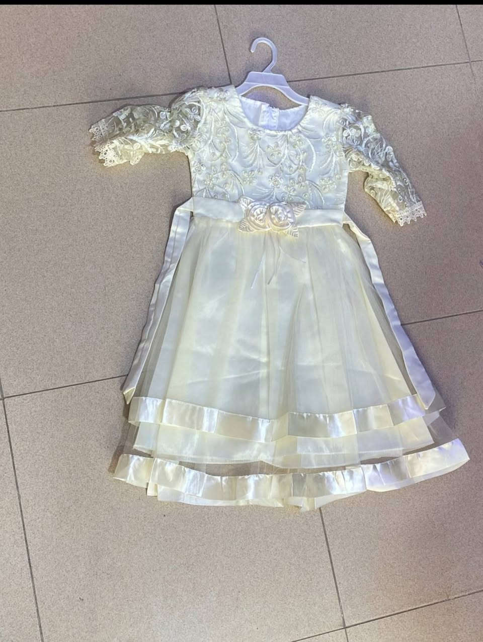 من ازياء پولو
فستان عرايس
يلبس من 5 سنوات......... لحد 12 سنه
العنوان طوز خورماتو سوق الكبير


**إذا كنت صاحب هذا الإعلان وتريد حذفه لأي سبب، رجاءا أرسل رسالة إلى الدعم الفني**