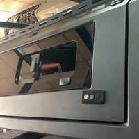 بوكس مافرك كما موضح بالصور  1400$  07806266773