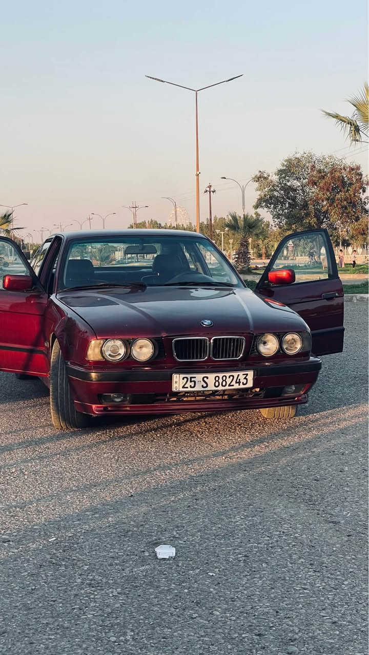 ‎للبيع 
BMW 525i 
موديل 93 
السياره مفوله من كل شي عدا سلايد روف (تنته) 
مواصفات✨
1.محرك كبس دجيتال ا‎ Singapore


**إذا كنت صاحب هذا الإعلان وتريد حذفه لأي سبب، رجاءا أرسل رسالة إلى الدعم الفني**