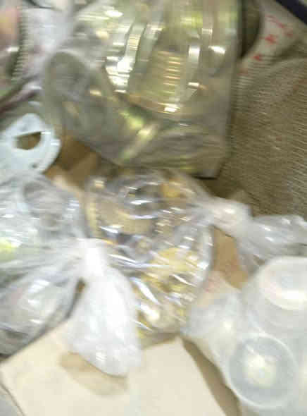 سلام عليكم اخوان اشتريت أغراض جانن مخزونات  امخزن خاص بل صوبات ول طباخات  وفتايل اصليه  ويدات واشرات الي يفيدنه يتفضل ايشلهن شيله وحده ولي يرضي الله وخير من الله بيهن الصاحب مصلحه المكان في منطقه الري خلف البياع وخليلكم رقمي بي واتساب ***********
