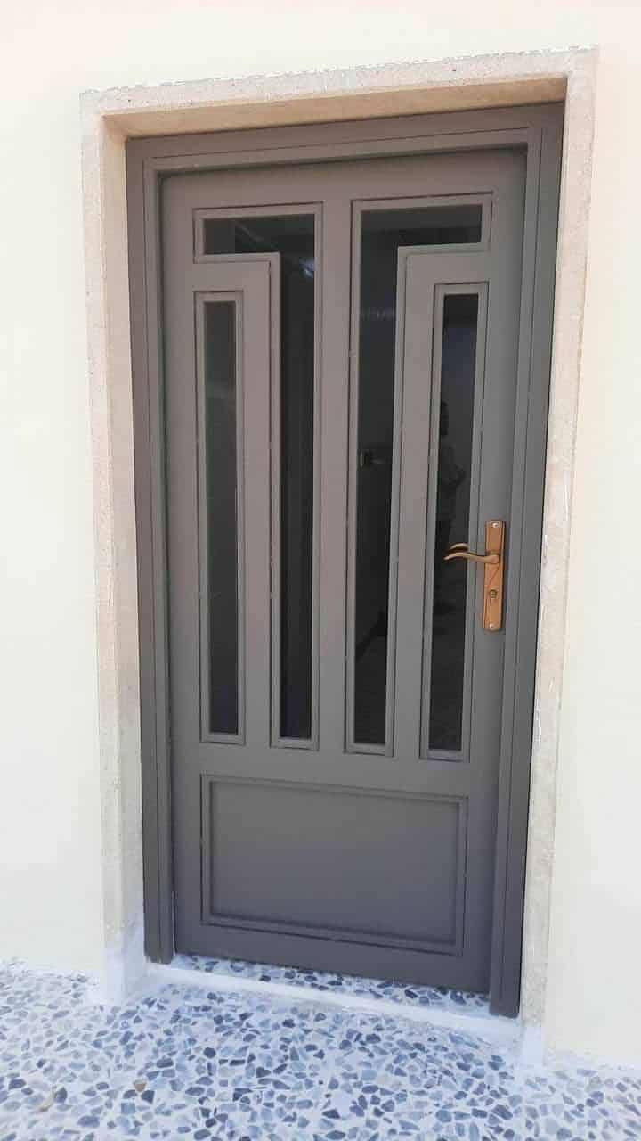 عالم الحدادة لعمل كافة الابواب والمسقفات والشبابيك والمحجرات وبأحدث التصاميم حسب الطلب كما يتوفر القطع بالاوكسجين لجميع انواع الشيلمان العنوان كوفة - حي ميسان
للتواصل ***********
