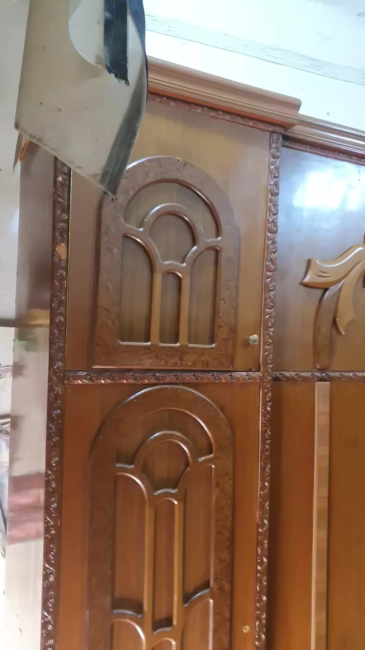 السلام عليكم كنتور ابو ٦ابواب ملحق  اخو جديد ونضيف حيل  السعر 175 وبي مجال ***********
