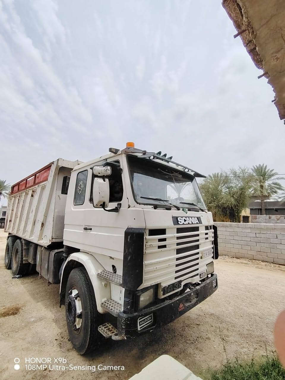 سلام عليكم سكانيا موديل 93باسمي مكينه 42 بيه بخار كلش قليل بدون تنقيص مجموعه باوجر 16 كير 3+3 تخم تاير شرط التحويل العنوان واسط الصويره السعر 160 وبيه مجال استفسار ***********
