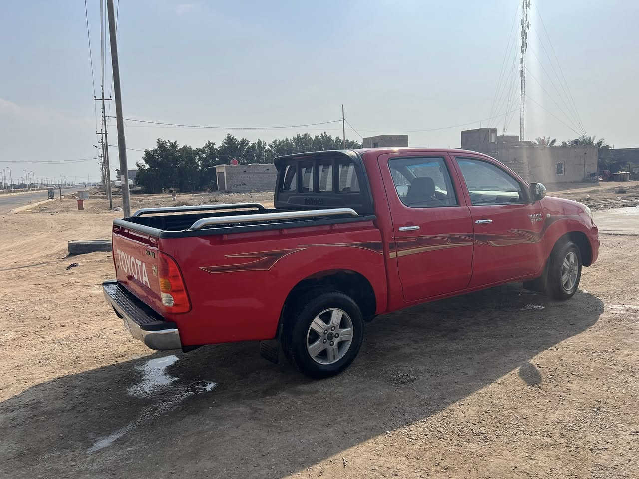 اسلام عليكم فلاونزه موديل ١١سياره جديده كلش بمعنه الكلمه وجاهزه من جميع النواحي مكينه كير حداده البدي كلش جديد وربع ماتصرف عليهه رقم بصره مكانهه بصره شط العرب السعر ١٥٨وخادم الطيبين ***********
