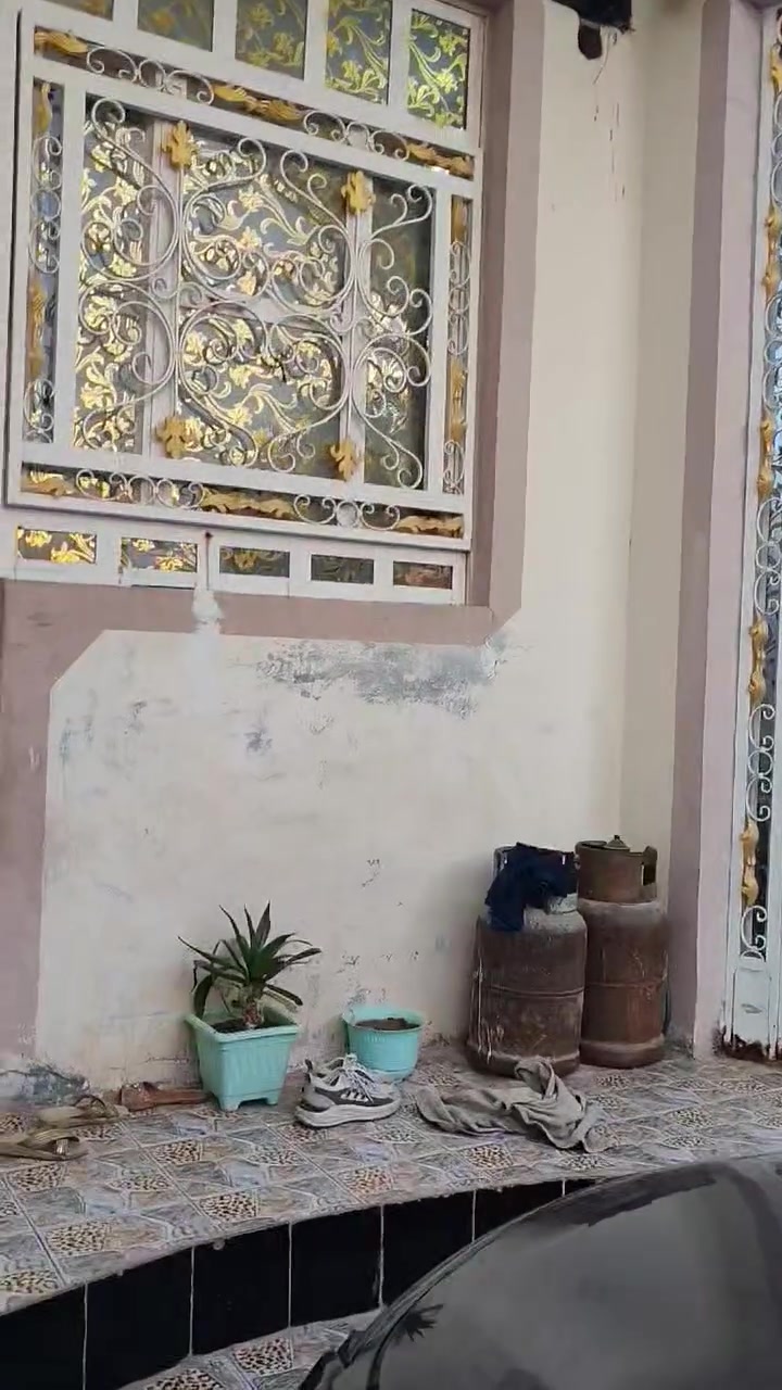 سلام عليكم ورحمة الله يوجد بيت للبيع مساحة ( ١٦١ متر )( الوجه ٧ والنزال ٢٣) الصدرانيه فرع بيت حنفش قريب عل شارع) يتكون البيت من ( استقبال ٨ × ٣ ونصف) و ( المطبخ ٥ × ٣ ونصف) و ( غرفة نوم ( ٥ ونصف × ٤) و ( صاله ٦ متر) السعر ( ٦٥ مليون وبيه مجال) للاستفسار أكثر خاص او الاتصال على الرقم الموجود ( ***********) (***********) مكتب دلالية حسين التميمي بلدروز حي الحشد مقابل التوزيع القديم نستقبل كافه العروض الأراضي والدور السكنية في ديالى

