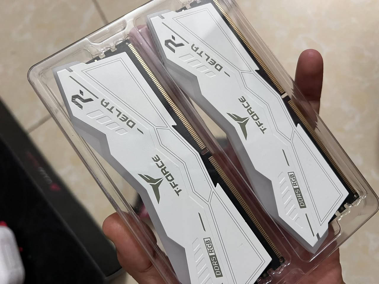 مرخصة الامن ❤️
شباب عندي هاي الرامات نضيفات كلش صارلي فتره مـن ماخذهن
Ddr5 4x8 32G 5200hz
اريد ابيعهن شكد يجبيهن سعر 
او اراوس ب6000hz شكد اطي فرق ؟


**إذا كنت صاحب هذا الإعلان وتريد حذفه لأي سبب، رجاءا أرسل رسالة إلى الدعم الفني**
