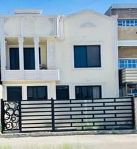 #للايجار_في_السيدية دار سكني المساحة 100م 📍 على شارع رئيسي عرض 30م  يح...