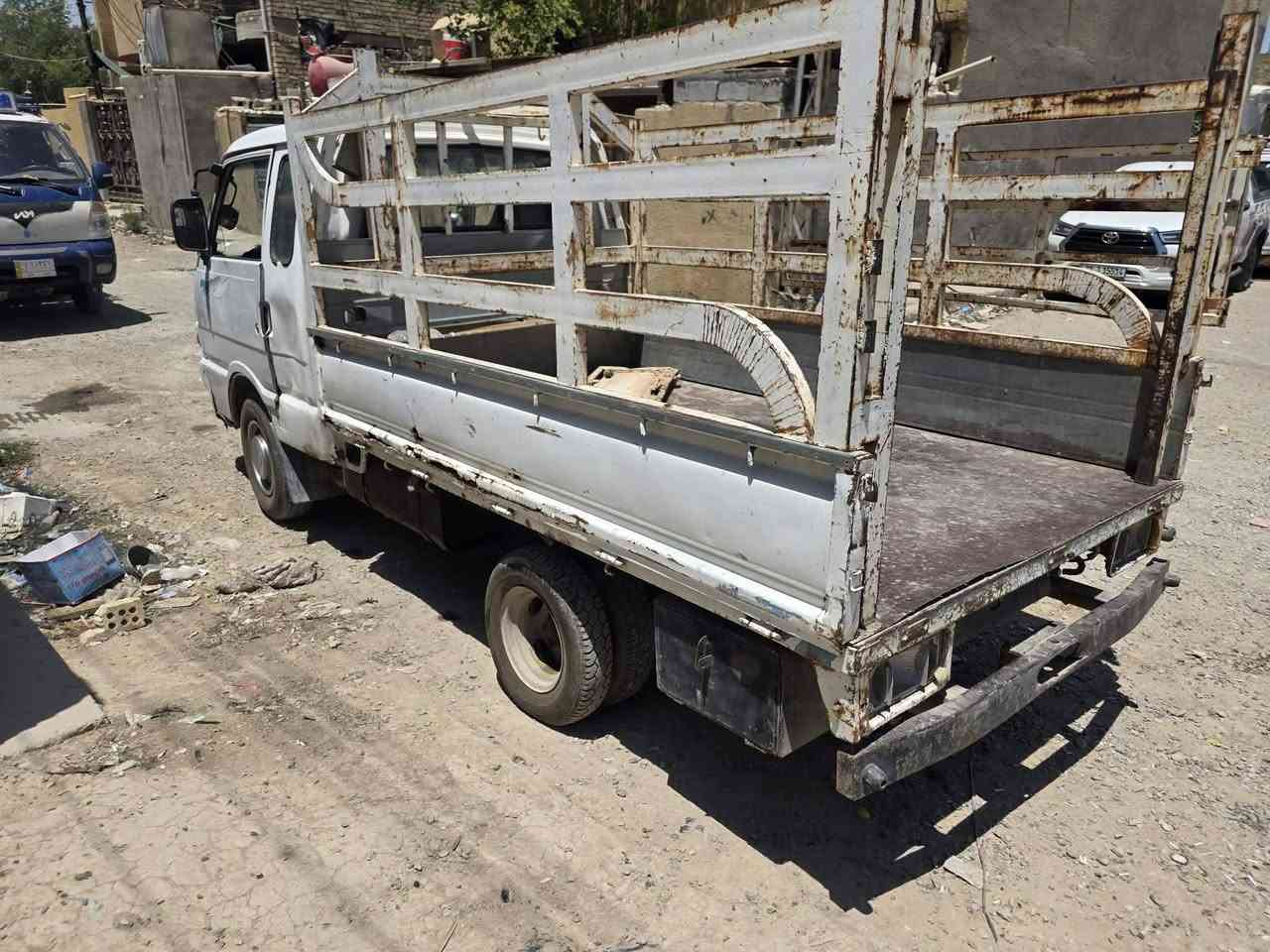 سلام عليكم كيا حمل للبيع موديل 1995 رقم بغداد مكفوله من الصبغ رقم شاصيهة ضعيف كير اكسن مكينه شاصي مكفولات راعيهة متوفي بيهة قسام شرعي  السعر 35ورقه الاستفسار ***********
