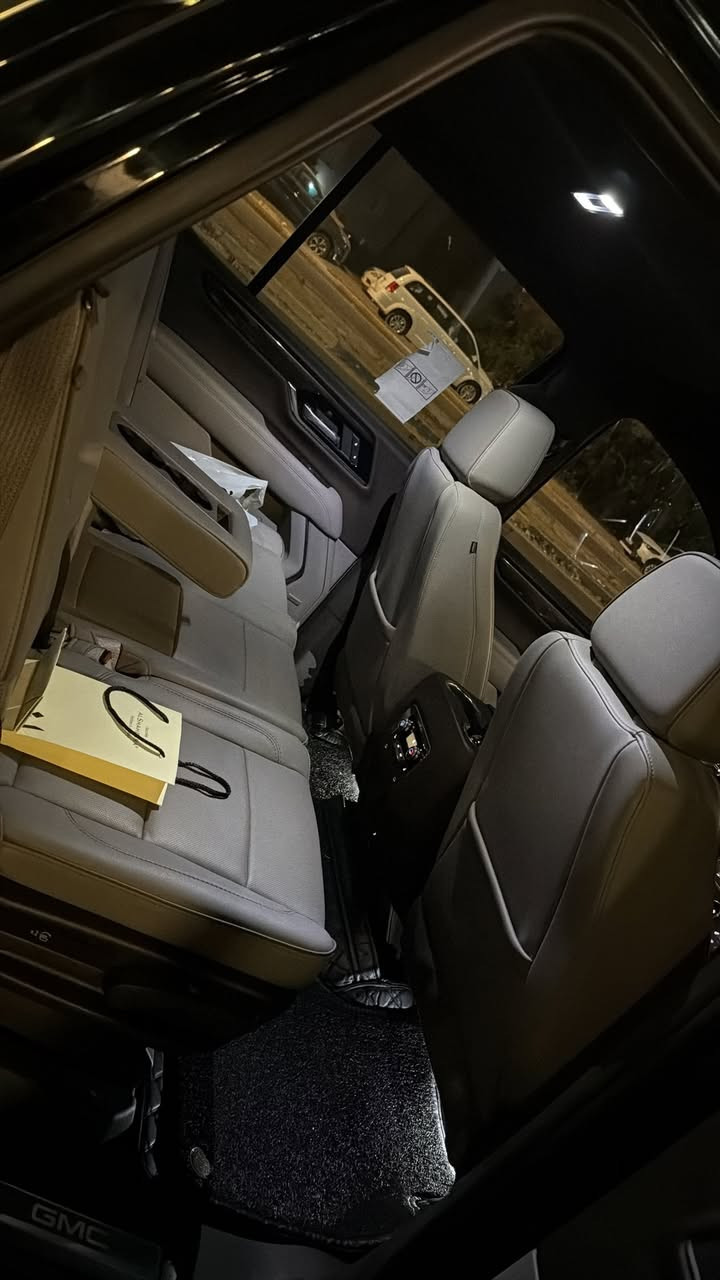 جمسي يوكن الفيشن 2025 خليجي
رقم بغداد كفالة عامة حتى من الشخط مغلفة PPF درجة اولى
درع جامة امامية
ضمان وكاله المنصور
ماشية 17.000 كم
حجم المحرك V8 5.3
ويل 20
مقاعد جلد وتدفئة
تشغيل عن بعد باب خلفي كهربائي
كراسي امامية كهربائية
كراسي خلفية متحركة كهربائية
حساسات أمامية وخلفيائق
Apple Car play شاشة
4 كاميرات 360
3 قطع تبريد
السعر : 655 ورقة
للاستفسار : ***********
