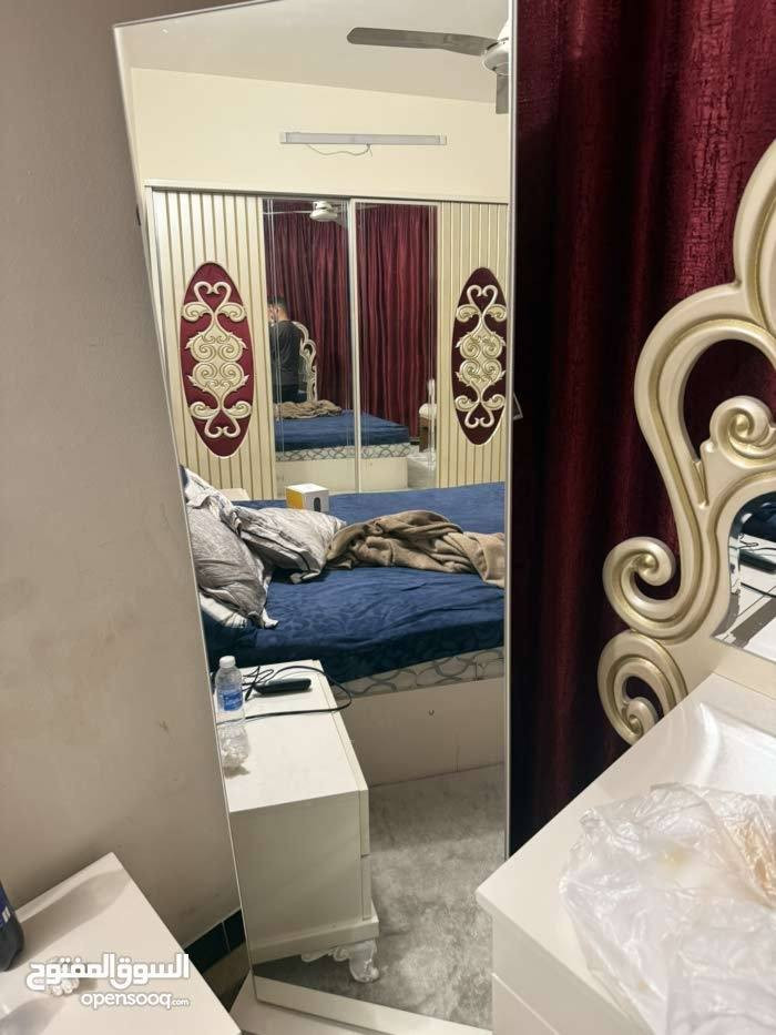 غرفه تركي ملكي نضيفه جدا ماركه وخشب راقي 
سعره مناسب جدا بسبب الانتقال السعر 550
مكانهة العامريه الشراي يدزلي طلب او يراسلني واتساب 
***********
