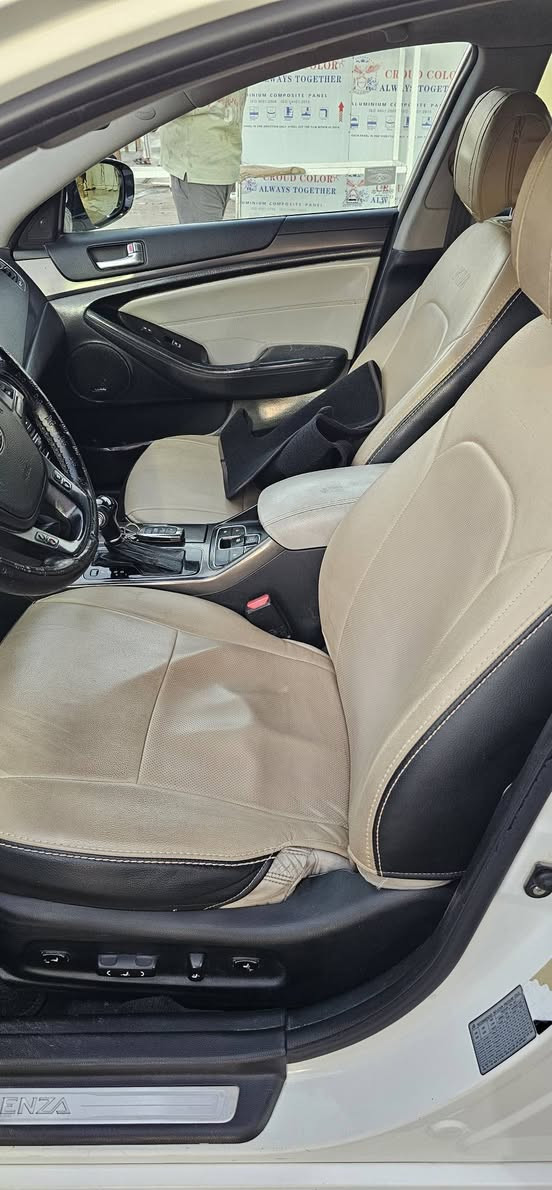 السلام عليكم
كيا كادنزا 
موديل 2015خليجي 
رقم سليمانيه بأسمي السيارة
 
صبغ جاملغ امامي اثر شخط بدون حادث + دعاميات فقط
 
السيارة جاهزة من كلشي بدون اي نقص 
المواصفات Vip
-تشغيل بصمة مع بصمة ابواب الامامية 
-بانوراما  
-كاميرا وحساسات خلفية
-بردة خلفية 
تحكمات خلفيه تبريد + مسجل 
-تبريد قطعتين منظومة تبريد جديدة ( كمبريسر + راديتر + فريز )
-كشنات كهربائية تدفئة + تبريد + خزن كشن السائق  
-لايت فول  ( زرع عدسات + زنون اصلي )
-اوتو هولد + سايد بريك بصمة   
وباقي مواصفات الكادينزا المعروفة
السعر / 152 وبيها مجال بسيط
 
العنوان/ بغداد الزعفرانية + الكرادة 

*********** 
***********
