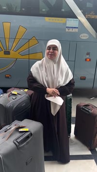 لله الحمد والمنة وصول معتمري حملة أحباب المصطفى رحلة البر الى مكة المك...