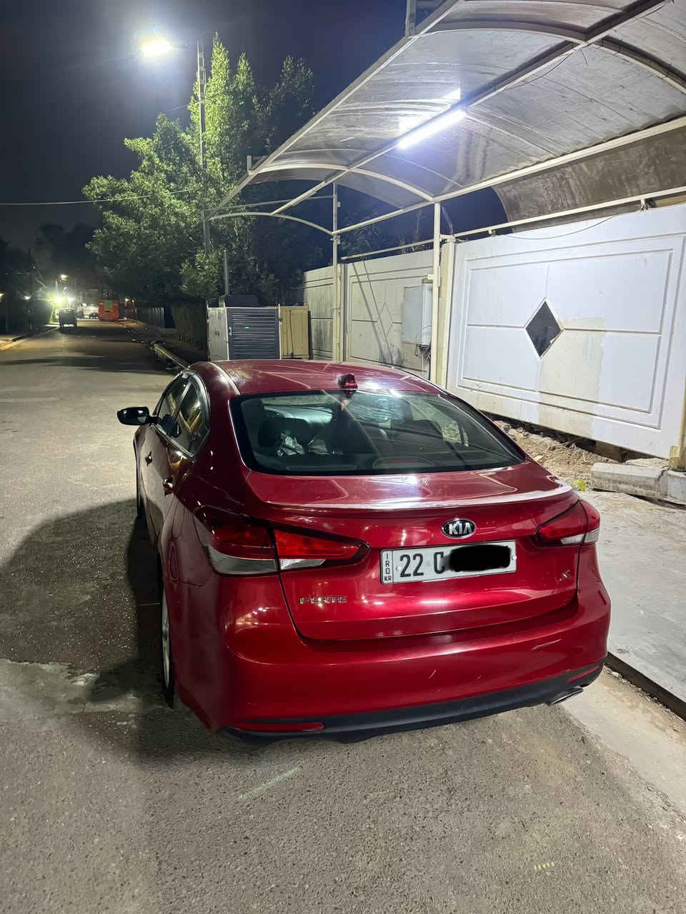 السلام عليكم

للبيع فورتي ٢٠١٧ وارد امريكي بدون قطرة صبغ فقط تبديل بنيد كفالة عامة لا لغود ولا شواصي
السيارة ليبل واحد مكينة 2000دوش وكير AT
مواصفاتها: 
تحكم ستيرن اربع جهات شاشة اعطال ٣ أنظمة قيادة
رادارات شاشة حجم كبير بلادي كامرة بلادية مانع انزلاق 
وبعد مواصفاتها المعروفه ال S

السيارة احلى من الصور بهواي ومناقصها برغي والسيارة  $120 وبيها مجال حك الجية فقط 
رقم اربيل باسمي تحويل او وكاله ثاني يوم 

مكاني بغداد البلديات 
هاتف: ***********
