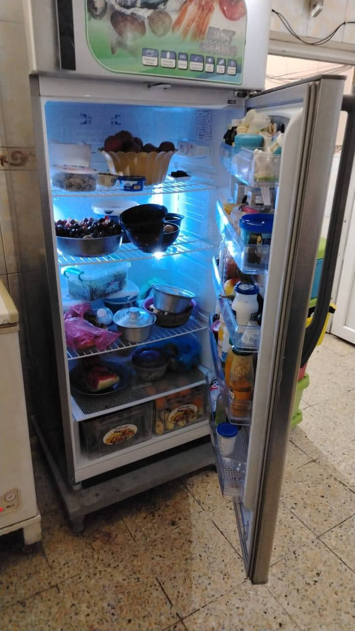 مكلف بلنشر للبيع ثلاجة 30 قدم ماركة IkEDO  ماصار هواي من اشتريتها بسبب ضيق المكان  بعدها جديدة والله الاستفسار واتساب *********** المكان الشعب مقابل مدرسة التربية الابتدائية
