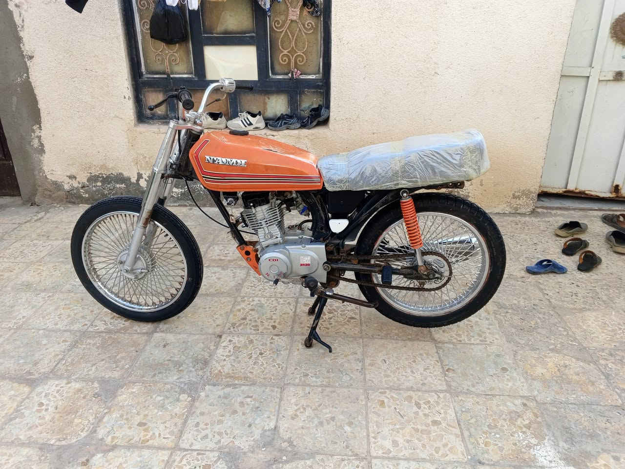 السلام عليكم
دراجه ناعمه للبيع موديل 20 اوراق اصولي شاصي مكفول محرك مفتوح تخم تاير جديد دراجه حلوة ونضيفه 
مكان ذي قار الرفاعي السعر 450وبيها مجال بسيط اتصل على ***********
