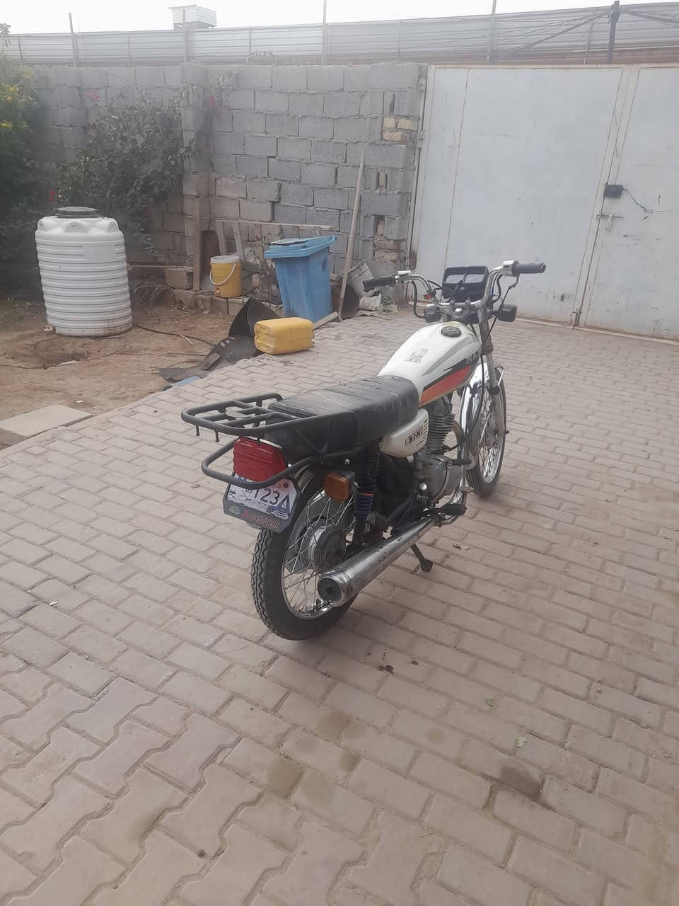 للبيع دراجه اربعه كير ارشا اوراق محرك ناعم كهربائيات شغاله شلعه معدل فول السعر ٣٧٥ المكان كربلاء شارع بغداد قرب سيد الوصياء عمود١٢٨ لستفسار على الرقم ***********
