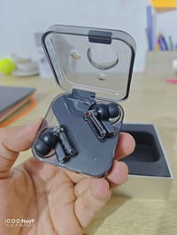 سماعات Nothing Ear 1 • مستخدمة نظيفة • شحن لاسلكي