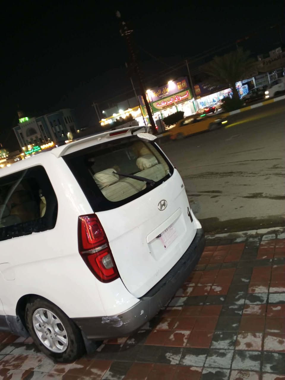 السلام عليكم
ستاركس 2010 للبيع رقم بغداد بسمي 

سياره جاهزه من كلشي 

بيه جاملغ خلفي بدون دواخل 

وجاملغ الامي بدون دواخل صفحه اليسر مكان سياره فلوجه  سعر 137$

استفسار تصال ع رقم *********** 

مكلف بنشر بدون خاص
