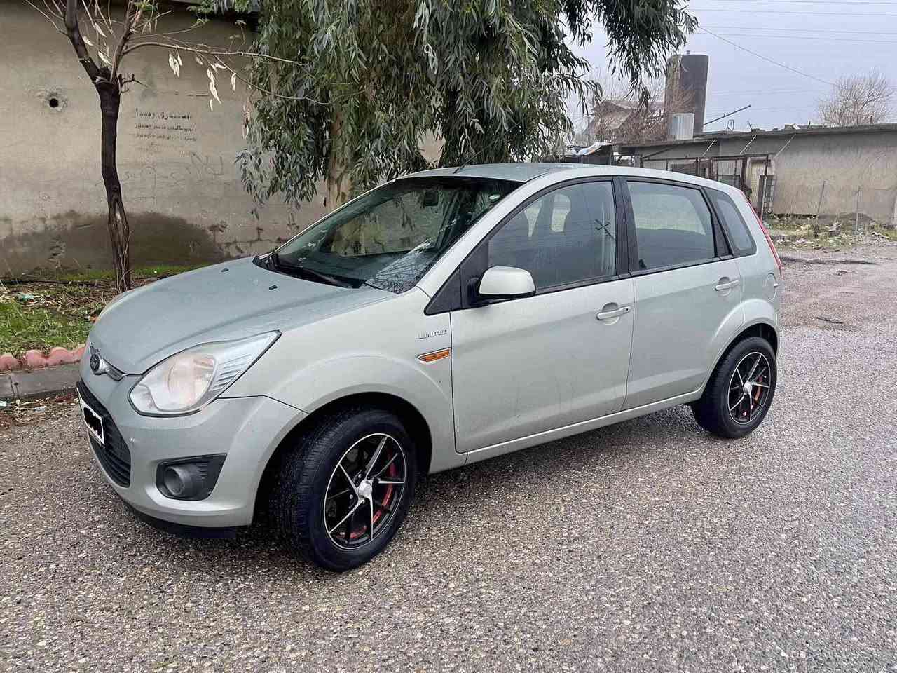 فۆرد فیگۆ 2014 خلیجی گێر ئۆتۆماتیک 
سفری شەریکەی نیڤا 
سەنەوی و ژینگەی نوێیە 2029 
ڕەقەم و هەزەی نوێیە 
یەک دەرگای سایق بەس پەمپە 
بەجوانی و پاکی ماوەتەوە 
هیچ مەسرەفێکی تێدا نییە 

سعر : لە کۆمێنت داوای بکە ڕاستەوخۆ بۆت دێت 🤖 

گێر و مەکیەنەی بەشەرت 
هیچ کێشەیەکی تێدانیە 

ژمارەی خاوەنەکەی 
***********
