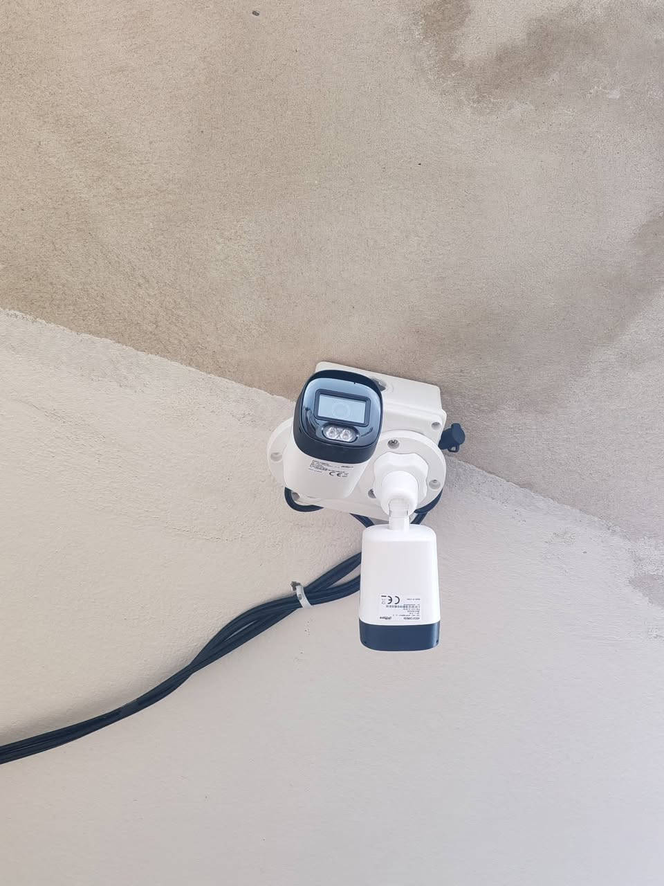 تم بعون الله تأمين موقع 
منطقة ناحية كنعان. البدعة 
#جودة_العمل... #سرعة_الانجاز... #اتقان_التنفيذ
-------------------------------------------
تفاصيل العمل و صيانة 
♦️كاميرات عدد 6 من ماركة داهوا وكاله العالمية دقة 2 ميكا
♦️ تقنية التصوير الملون ليلاً ونهاراً full color صورة و صوت 
♦️ جهاز DVr 8 CH مع هارد خزن t1 كيكا 
♦️ طريقة تسليك الكيبلات (تري لاصق) كيبلات مخفية
♦️ تثبيت بوكسات للكاميرات الخارجية لحماية الفيش
-------------------------------------------
من اجل خلق مجتمع امن وذكي وللحد من الجرائم وعمليات السرقة وتوفير حماية للممتلكات الخاصة والعامة
               ((((في محافظة. ديالى ))))) 
مستعدين لتنصيب وصيانة كاميرات المراقبة في ( المنازل / المحال التجارية / الشركات / المدارس / المشاريع / المعامل / الدوائر الحكومية )
بوجود كادر هندسي وفني احترافي متخصص وبأسعار مناسبة

#اتقان_العمل... #سرعة_الانجاز... #اتقان_العمل

--------------------------------------
متمرسين علئ كافة انواع الكاميرات نظام ip + انلوك
( Dahua /Hikvision / Aswar / XVision / HiLook / Unv / Samsung / ACCU VISION )

خدماتنا تشمل :
1)تنصيب وبرمجة وصيانة كاميرات ip + انلوك
2)تنصيب وبرمجة وصيانة وتحديث  اجهزة NVR + DVR
3) برمجة ونصب الكاميرات المتحركة PTZ
4) برمجة َنصب كاميرات ال WiFi وربطها علئ الهاتف
5)نصب وبرمجة كاميرات التقاط ارقام السيارات ANPR
6) برمجة وادارة ستورجات الخزن  وسستمة المنظومات والمشاريع الكبيرة
7)تأسيس وتسليك وتفييش جميع انواع الكيبلات RG45 و BNC 

#اتقان_العمل... #سرعة_الانجاز... #اتقان_العمل

--------------------------------------
للتواصل معنا :
العنوان المكتب . ديالى بلدروز حي العصري  شارع حاتم القاضي 
فيس بوك : مكتب الرافدين للألكترونيات 
الهاتف : ***********
 #تنصيب_كامرات #كاميرات_مراقبة_منازل #كاميرات #كاميرات_المراقبة #كاميرات_متحركة #كاميرات #فني_كاميرات_مراقبة #dahua #dahuatechnology #dahuamena #hikvision #hikvisioncctv ##Aswar #unv
