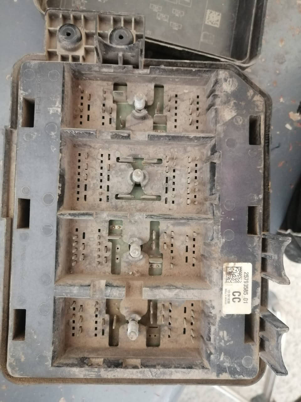 قاعدة فيوزات امبالا 2011 تشتغل غير موديلات للبيع تواصل *********** بغداد +توصيل
