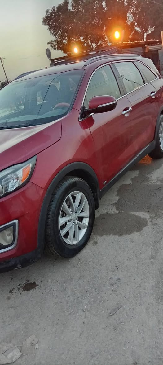 سورنتو للبيع موديل ٢٠١٦ وارد أمريكي الحادث باب السايق والوراء صبغ فقط مو تبديل وبيهه بارد الباب الخلفي موضح بالصوره مكينه ٦ سلندر رقم بغداد باسمي السعر ١٥٥ وبيهه مجال العنوان بغداد مدينه الصدر رقم موبايل ***********
