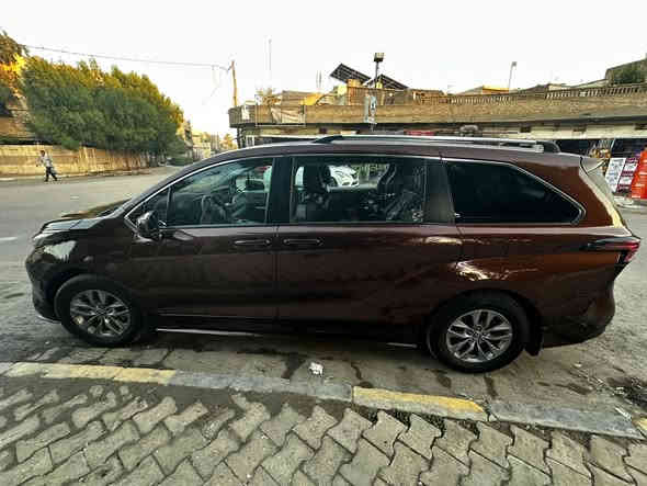 تيوتا سينا 2022 LE
بصمه 
سستم صوت 
مودات قياده 
هند بريك بصمه 
اوتو هول
تحكمات ستيرن كامله + كروس سرعه 
داخل جلد اصلي 
بدون ايرباك 
ماشيه 94 الف 
بيبان كهرباء 
تحكم بالمري 
كشافات 
رادارات جانبيه واماميه 
حساسات خلفيه + كامره 
سونار موجود وشاصي موجود كل التفاصيل بالمنشور 
مكاني بغداد الحريه   
 سنويه باسمي تحويل ثاني يوم

رقــم صـاحـب ســيـارة
***********
