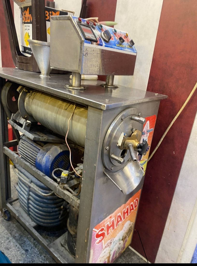 السلام عليكم عندي DS سالم صبري نضافة 90‎%‎ 
سوفت صيني نضيفه شغاله 100‎%‎ بس متفصل 
وعندي مكينة كريب ووافل 
عنواني بغداد  زيونه وهذا الرقم للاستفسار *********** متوفر واتساب و رصيد
