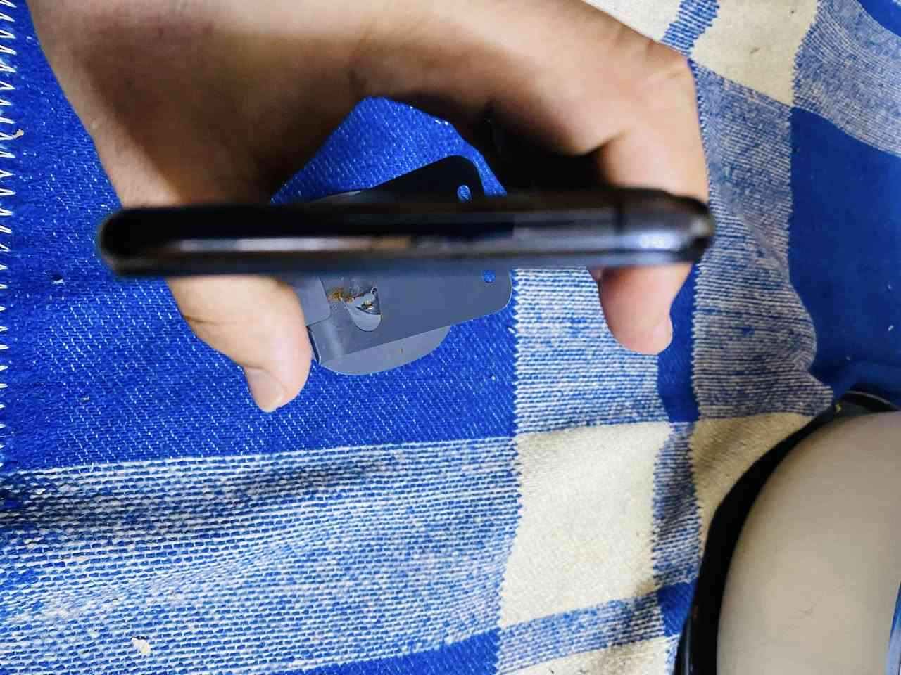 ايفون 11 برو ماكس نموذج M
💰 السعر: 250 ألف بي مجال بصيط   
💾 الذاكرة: 256
🔋 البطارية:93(أصلي بشطر 
✅ الجهاز شغال بالكامل
✅ تك سيم شغال طبيعي
✅ الكاميرات فول تصوير
✅ الصوت واضح
📱 الشاشة مستبدلة (ثلث خيارات)
ملاحظات:
⚠️ فيس آيدي واكف
📍 الموقع: موصل – ايمن 
📞 التواصل: خاص أو اتصال مباشر
        
                                                           ***********
