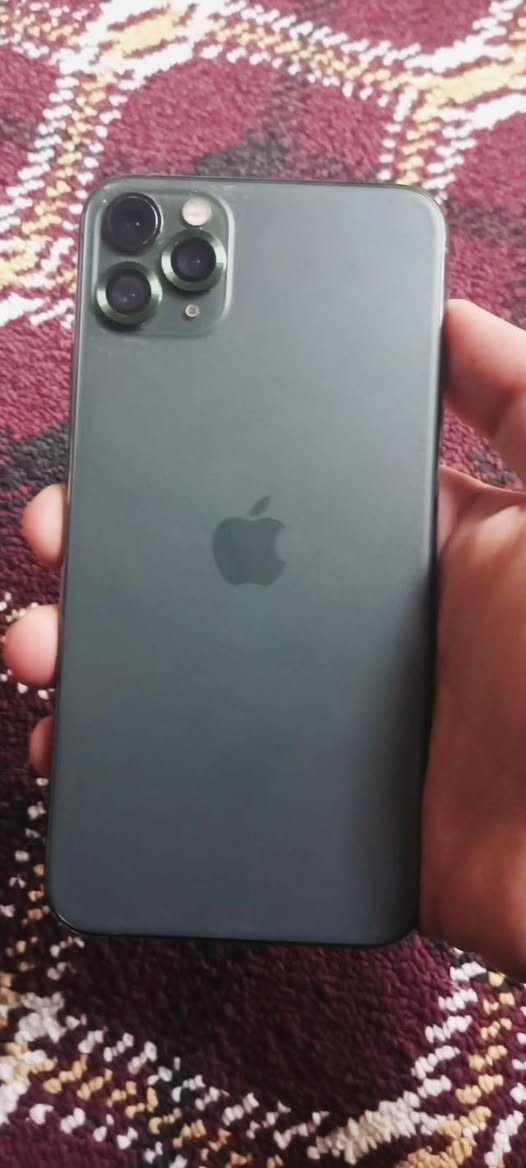 سلام عليكم  للبيع ايفون11 برو ماكس
مبدل شاشه و بي خلل بل شاشه 
بطاريه 88 وكاله ممبدله 
نظافه 90/100
السعر 375 بي مجال  بسيط￼
العنوان تكريت القادسيه قطعه 500
رقم الهاتف ***********
