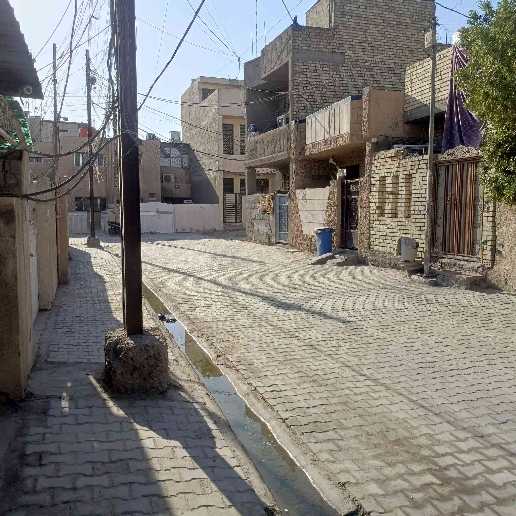 السلام عليكم 
عرض بيت للبيع مساحه 75متر في بغداد الجديدة قرب روضة المقدم تجاوز مسجل 
الاستفسار ***********
