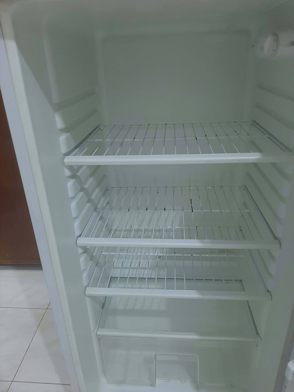 ثلاجة للبيع ما مصلحة نظيفة الباب بي زنجار بسيط السعر 140 وبيه مجال المكان الكوت الهورة


**إذا كنت صاحب هذا الإعلان وتريد حذفه لأي سبب، رجاءا أرسل رسالة إلى الدعم الفني**