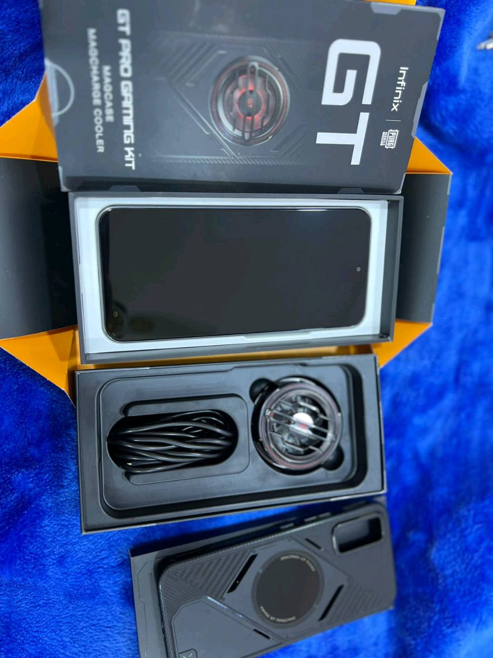 للبيع: جهاز Infinix GT 30 Pro (وحش الألعاب)
​الجهاز بحالة ممتازة ومواصفات جبارة لعشاق الألعاب والأداء العالي:
​الشاشة: 6.78 إنش AMOLED بتردد 144Hz، ألوان خرافية وسطوع عالي جداً.
​الأداء: معالج MediaTek Dimensity 8350 Ultimate (4 نانو) أداء سريع جداً.
​التصميم: تصميم Cyber Mecha المميز مع إضاءة RGB قابلة للتخصيص.
​ميزات خاصة: أزرار GT Shoulder Triggers مخصصة للألعاب.
​الكاميرا: كاميرا رئيسية 108MP لصور واضحة وتفاصيل دقيقة.
​البطارية: 5500 مللي أمبير مع شحن سريع 45W.
​إضافات: مقاوم للرذاذ والغبار (IP64)، صوت ستيريو محيطي من JBL.
​السعر المطلوب: 425 (وبيه مجال للجادين).
​للاستفسار أو الشراء، يرجى التواصل عبر الرقم: ***********