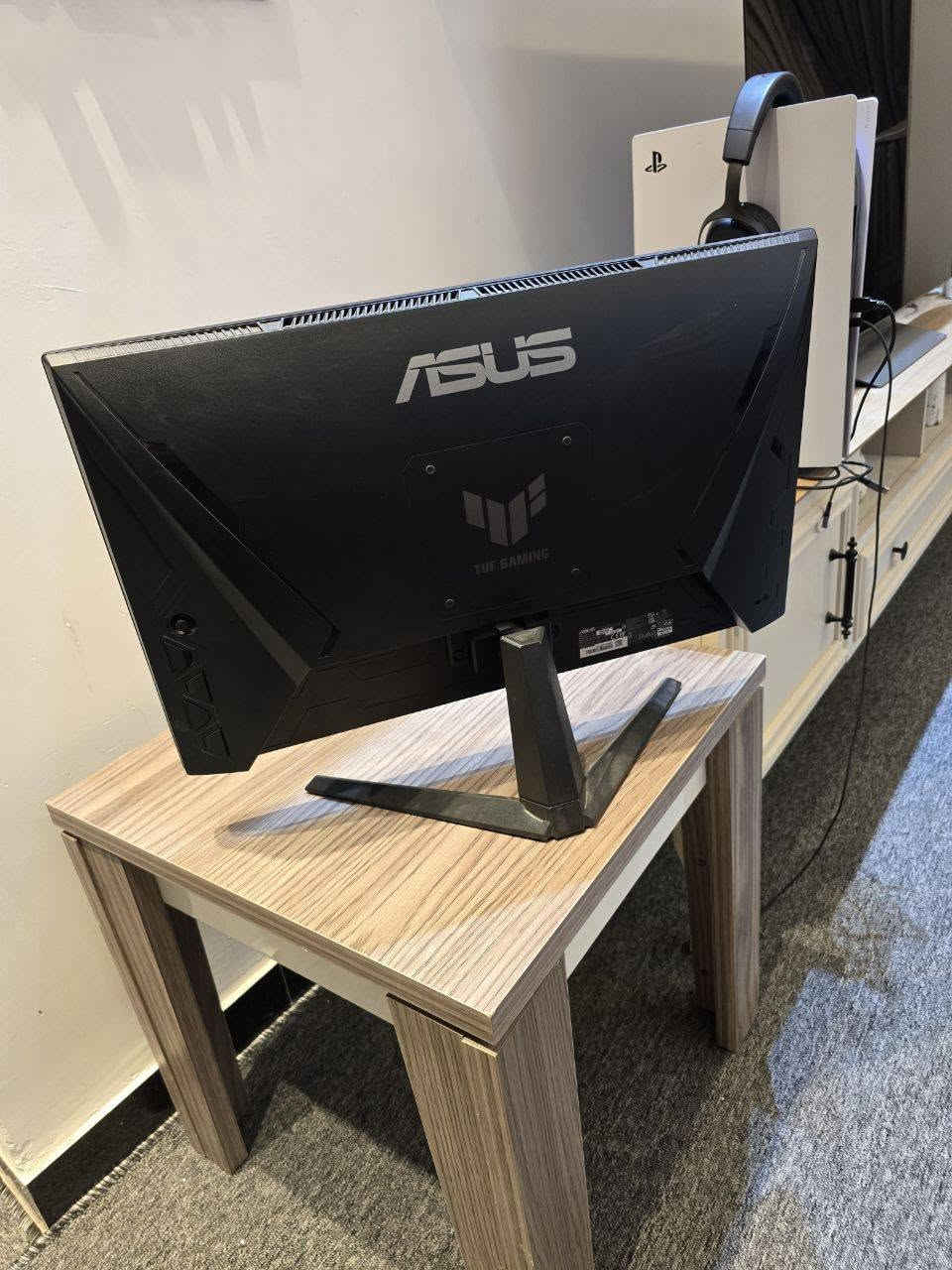 سلام عليكم بلي فايف للبيع 

ذاكرت البلي 1825  هوه يجي ذاكرته 825 واني ضايفله جهاز هارد 1 تيره وصيت عليه من امزون سعر الهارد وحده 170 الف 

1 البلي ويا سماعه هايبركس كلاود 3 
2 جوستكات عدد 3 
3  ويوبي اس حجم 3500  
4 ويا شاشه ips اسوس 120 فريم فول HD
5  حساب بي اكثر من 50 لعبه مملوكه دائميه 

1 مودرن ويرفر 3 
2 بلاك اوبس 6
3 جي تي اي 5
4 بتل فيلد 6 
5 بتلف فيلد v 
6 بتل فيلد 1
7 فورزا هورايزون 5 
8 فيفا 25
9 مودرن كومبات X
10 رزنت ايفل 7
11 رزنت ايفل 8 
12 كودفور 5 
13 ريدد ردمشن 2 
14 بتل فيلد 2042
15 بتل فيلد 4 
16 رزنت ايفل 13 
وبعد بي هواي العاب ما ذكرهن  وجميع الالعاب مملوكه ودائميه 
وشتراك اونلاي الفاخر سنوي اتوقع بقي بي 5 اشهور 

لفل الحساب 247  بي 24 تاج بلاتينيوم حساب متعوب عليه من 2016

البلي مع الشاشه مع الحساب ومع اليو بي اس ومعه الجوستكات  وجميع ملحقاته  

سعر : مليون و 100
مكاني : كربلاء طويريج 
رقم الهاتف : ***********
