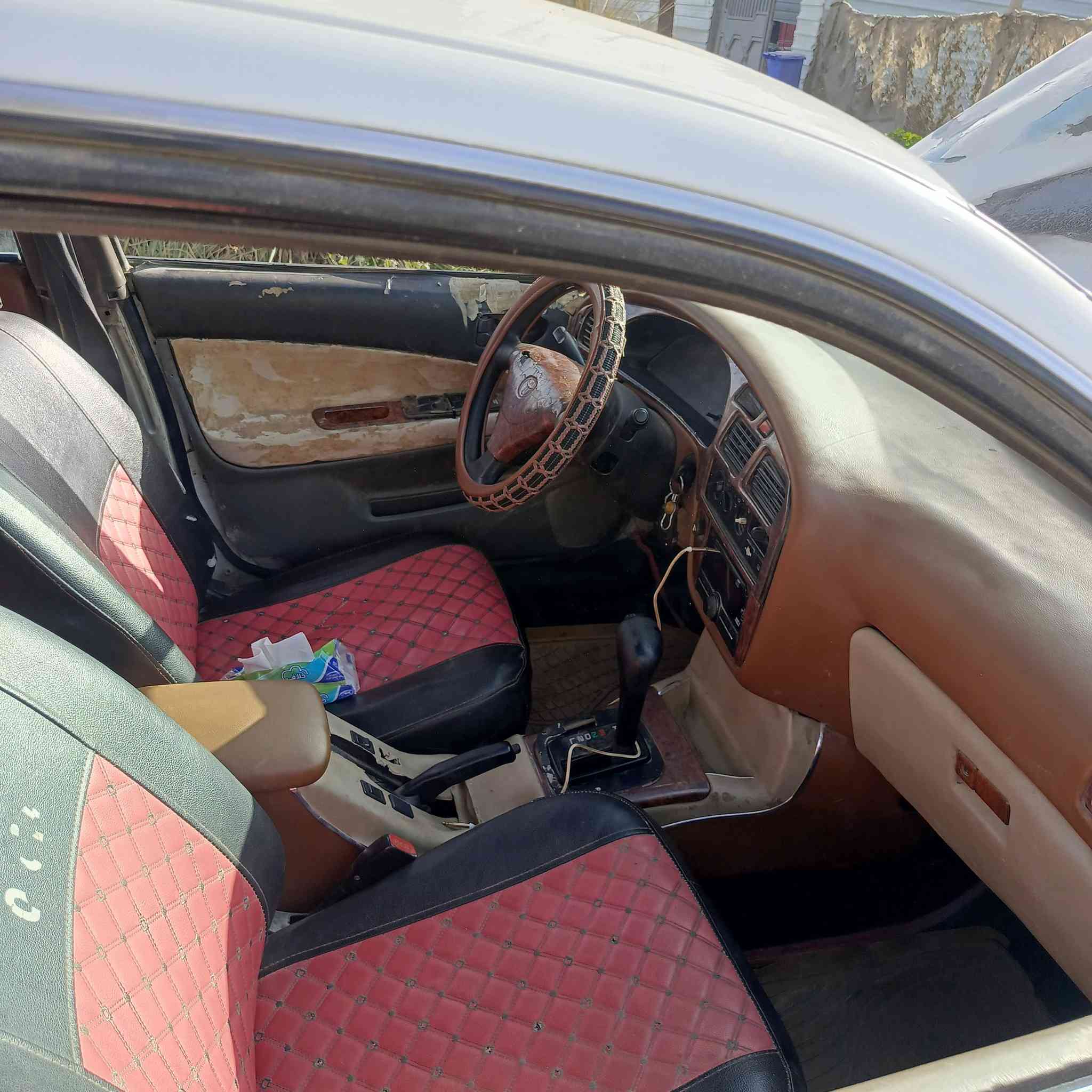 السلام عليكم
عندي سيارة كامري موديل 1996 رقم بغداد  يسرى بلادي مواصفات خليجي كير ومحرك مكفولات تبريد شغال الكشر مابي ضربه قوية لغود بلادية السيارة احتركت كهربائياتهة وبدلتلهة ضفيرة جديدة مكاني بغداد الدورة رايدهة ب45 ورقه وبيهة  مجال والتفاصيل كامله بالصور والفيديو ما مامتواجد عالفيس 
الهاتف ***********
