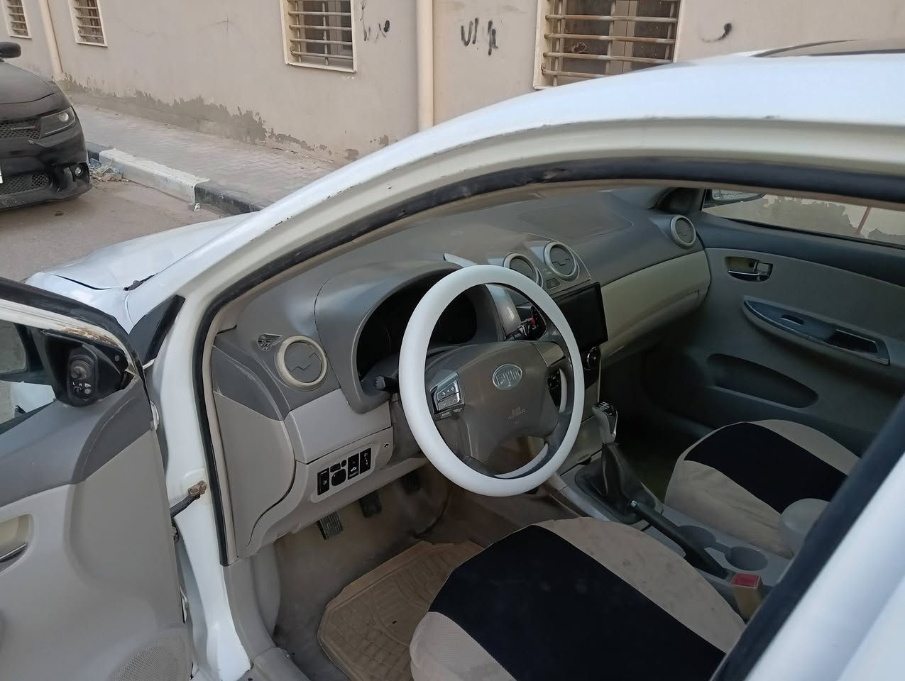 السلام عليكم بي واي دي موديل 13 للبيع مكينة حلوه كير عادي تبريد نقص غاز رقم قادسيه  عندي وكاله عامه التحويل  يمي سنويه 29 السعر 45قفل للاتصال *********** مكاني بصره
