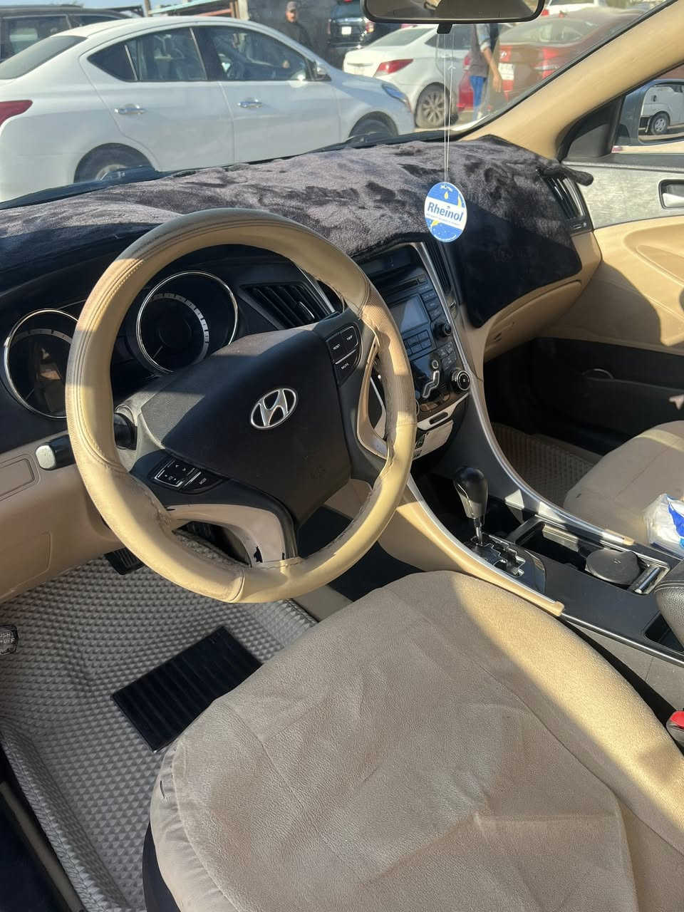 السلام عليكم …..
سوناتاخليجي 2010 شكل (2011) مضلع
لون نفطي سياره كامله من (كلشي)
نص فوول 
مكينه 2400  دوش مامفتوحه بحالة الوكاله 
كير حداديه كهربائيات كله جاهز تجي وتشوف 
تخم تاير جديد منظومة تبريد جديده 
سياره بيه صبغ بابين من (يده وجوه) وشبر بارد بلجاملغ فقط 
باقي كفاله عامه تجي تفحص ع سونار 
مال جناي وبالعافيه ع ياخذه 
عنواني بابل ابي غرق
تريد وكاله تريد مداور اني حاظر 
سعررر 115 وبيها مجال حك الجيه 

***********
…….. 🫡
