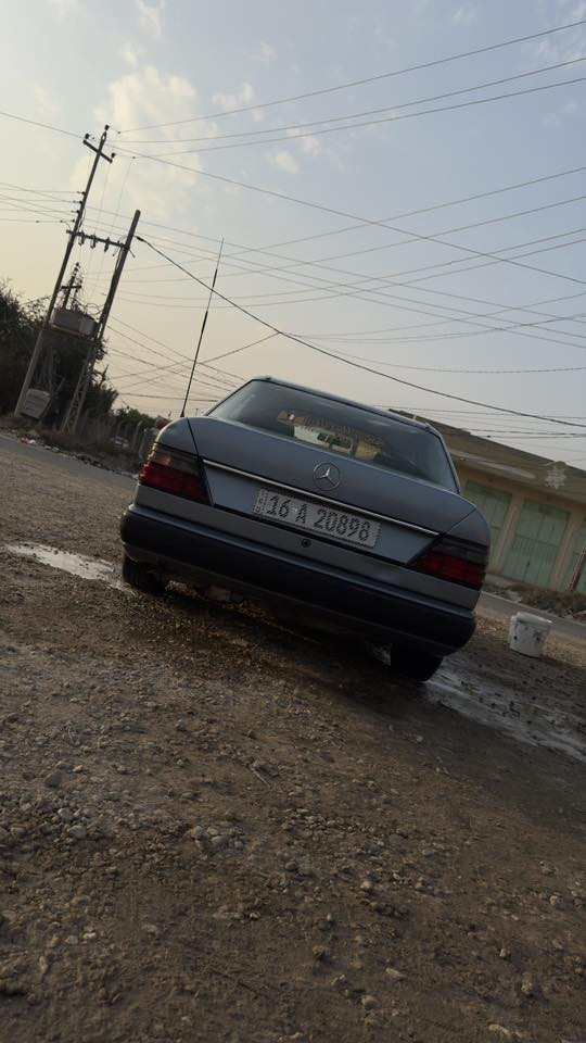 سلام عليكم بيع او مراوس
مارسيدس دب موديل 1988 مصبوغه عام 
  قواعد دبل جدد لامصلحات ولاملعوب بيهن براكيت وشواصي نظاف حداديده جديده منفوظه من الطول للطول 
محور مكينه وكير ياباني رياضي  لاصرف ولاتنقيص ولابخار
بطيخات للصالنه وكعكات جدد 
تخم تاير جديد ويل كب رياضي جديد لافطر ولاعواج 
غرفه نظافه 80‎%‎ 
فتحة سلايد شغاله 
جعمقه جديده 
منضومة بانزين جديده ستوني مسويله ادامه 
سيرفس كامل للمكينه بلكات وبخاخات ودكشن بارد جديد راديتر ستوني مبدله جديده تبريد نقصه فقط غاز لان الولف طاك ومسرب الغاز كافة تفاصيلهه مذكوره وتجي وتشوف بعينك للاستفسار خاص او الاتصال *********** 
السعر 63$$ ورقه مكان السياره النجف او كربلاء
