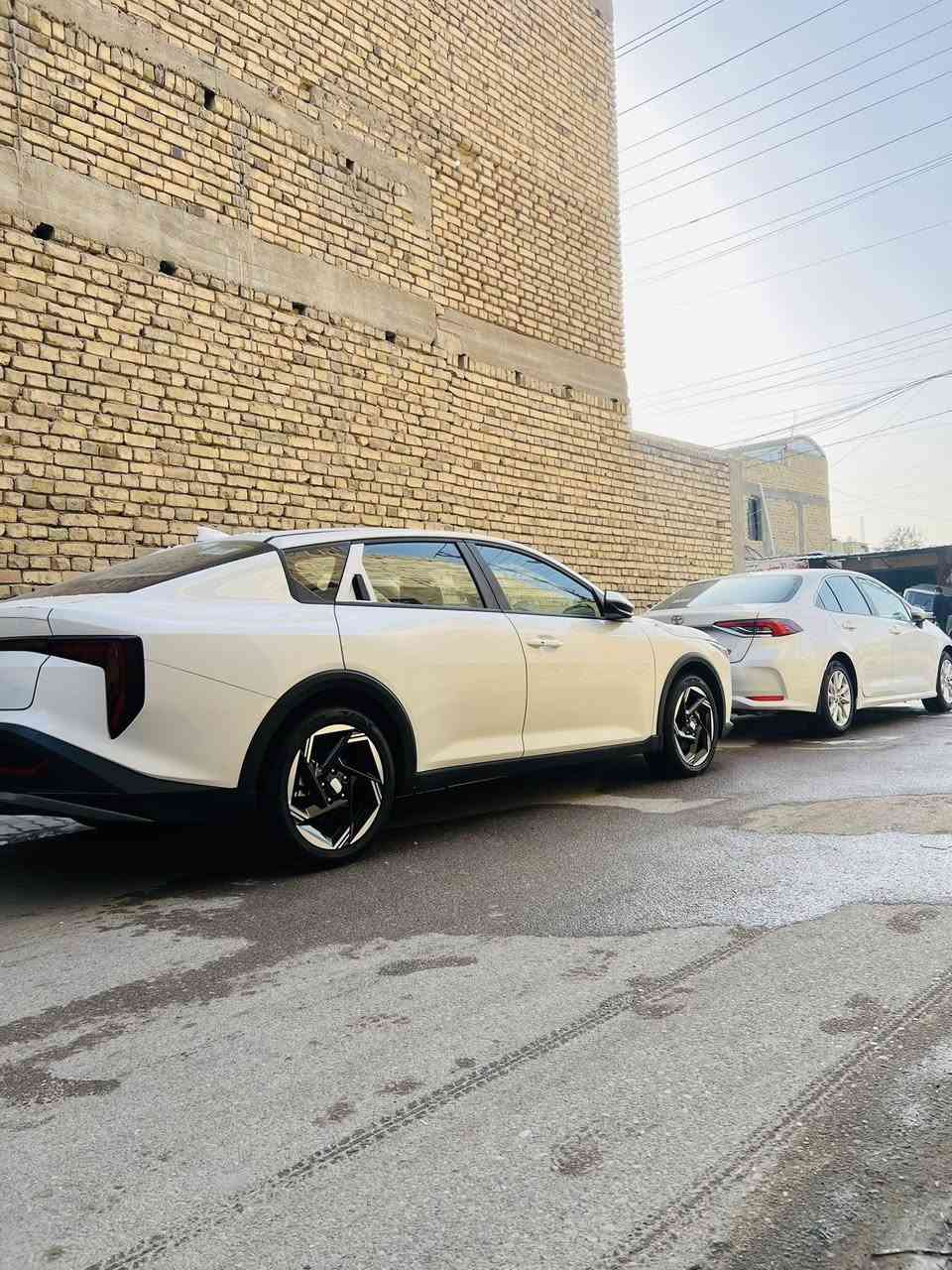 كي فور خليجي رقم بغداد مغلفه ارضيه وكشنات فول مواصفات ماشيه 14  السعر 195 قفل    كفاله عامه من شخط ***********
