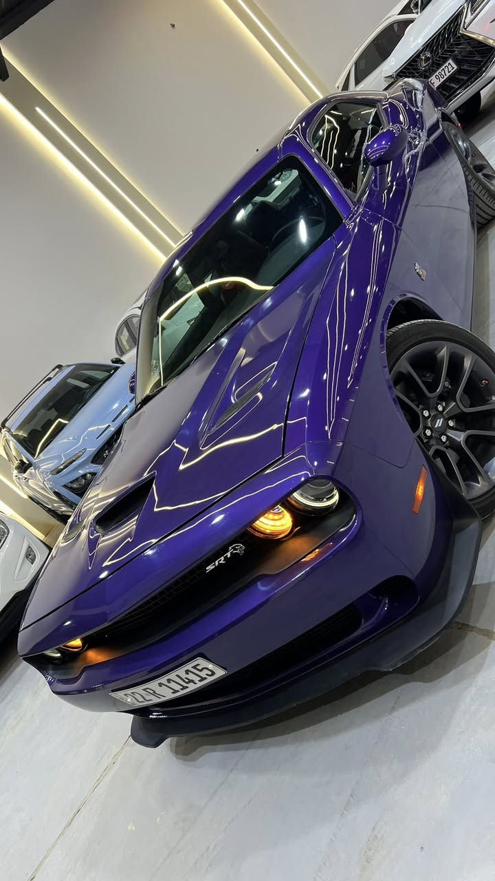 بسم الله ما شاء الله توكلنا على بركة الله.
#معرض ميرال لتجارة السيارات 🇮🇶 
______________________________________
#اعلان_بيع_سيارة
🔷السيارة : دوج جالنجر سكات باك 🐝🔥
🔷سنة الصنع : 2023
🔷اللوحة : اربيل
🔶السعر :240 ورقة
🔷الضرر : تبديل وصبغ جاملغ ايمن وبنيد. (صور الضرر مرفقة بالاعلان)
🔷ضرر الايرباك : ستيرن ودشبول وبردة.
🔷رقم الشاصي : 2C3CDZFJ6PH662438
______________________________________
🔷المواصفات:
🔹حجم المحرك 8 سلندر 6.4L 🐝
🔹عداد المسافة 4 الف ميل
🔹حساسات خلفية
🔹كراسي كنتارا احمر
🔹كرسي السائق كهرباء
🔹سستم الصوت ALPINE
🔹ويل كب حجم 20 انج مع اطارات بحالة جيدة
🔹وضعيات قيادة 🐝
🔹لايتات LED بالكامل
🔹شاشه تحكم بالايعازات
🔹تحكم ستيرن جهتين
🔹بصمة ابواب وتشغيل وتشغيل عن بعد
🔹مع باقي المواصفات الاعتيادية
————————————————————————
☎️ الاتصال :
***********
فضل الجشعمي 
***********
احمد الشمري 
📍النجف الاشرف - مدينة المعارض القديمه - قرب معمل الخياطة
