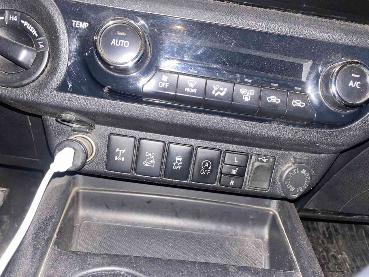 سلام عليكم للبيع بيكم أوربي كاز محرك ما مفتوح موديل 19 مكفوله من الصبغ بيها بارد السياره  
***********
السعر 270 بيها مجال***********
