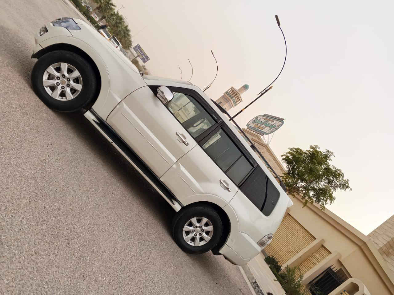 السلام عليكم سياره للبيع فقط  باجيرو حفتور وارد خليجي موديل 2010 مكينه وكير كفاله عامه حجم المكينه 3500 فورويل دفع رباعي سته سلندرمواصفات فول واحد على واحد فتحه شاشه تحكم ستيرن ثلاث قطع تبريد سبعه راكب كشنات جلد كشنات كهرباء ماري شفط شاير بالمري دمام خلفي تخم تاير حداديه تبريد ثلج بسمي شخصيا تحويل مباشر مكاني كربلاء السعر// 123//بيها مجال رقم//***********// الهاتف
