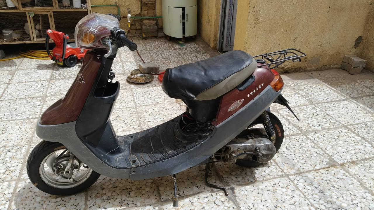 سلام عليكم دراجه بطه دبل سكليتر نضيفه مكينه ناعمه نهضه حلوه معدل حلو كهربائية كله شعاله عوزه بس باتري السعر 250 وبيه مجال مكان نجف كوفه حي ميسان  رقم ***********
