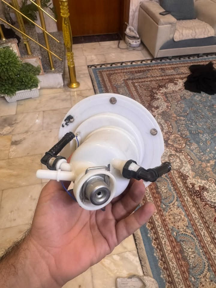 فلتر بانزين s560  c300 s450 يرهم وارد يابان مال كصة جديد لوووك بعدة السعر 70 الف يوجد توصيل ***********
