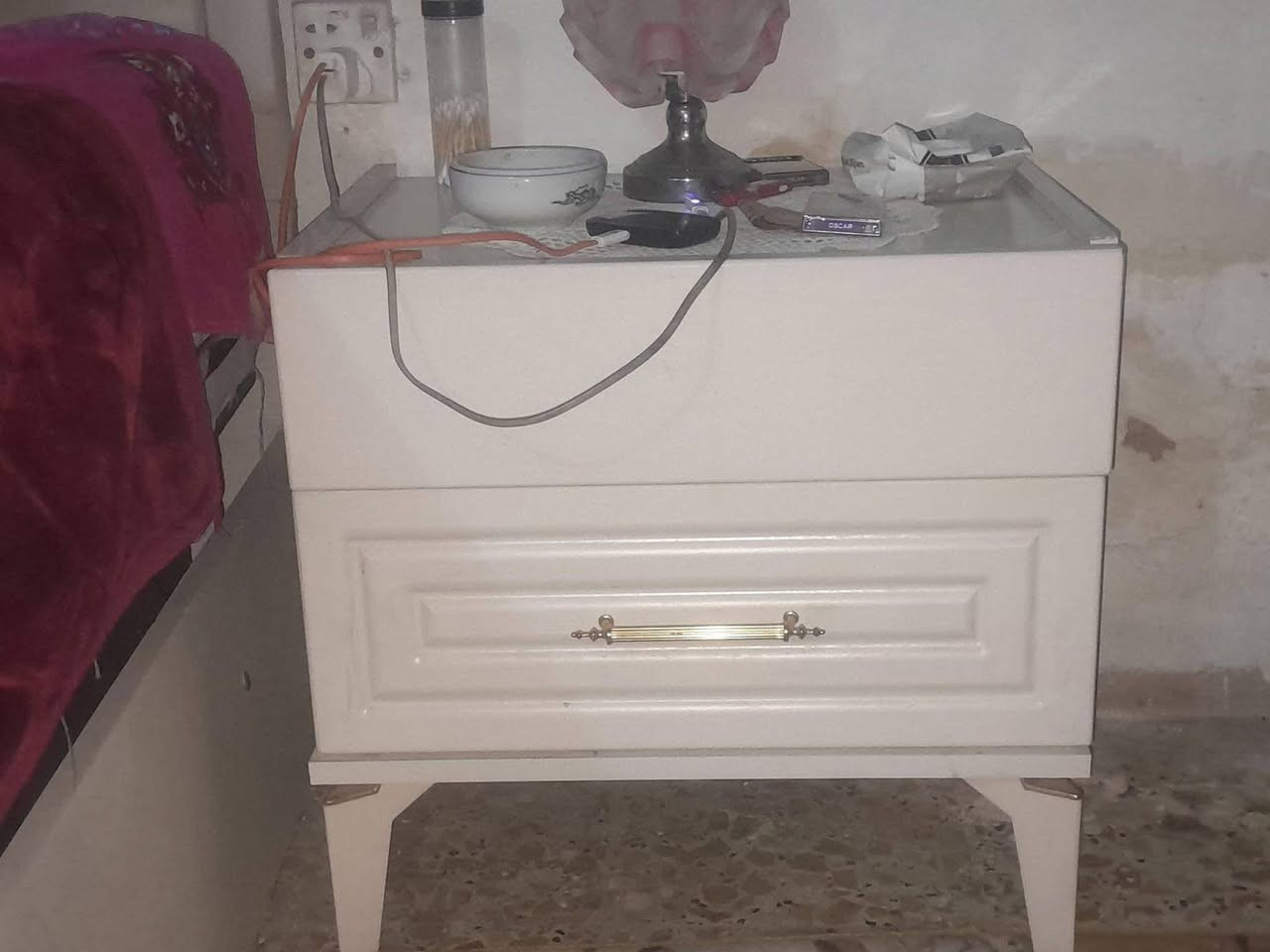 غرفه للبيع 8قطع سعر 500 بيهه مجال بسيط ضرر فطر بضلع الكنتور ومابي اي تائثير متواجد وتساب 
***********
