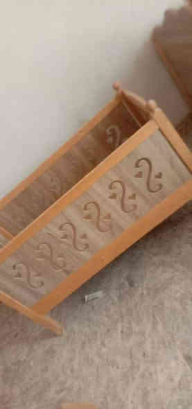 غرفه مال طفل عمر من يوم حت ٤ سنوات جديده بكاني كربلاء *********** سعر ٦٠ الف قفل
