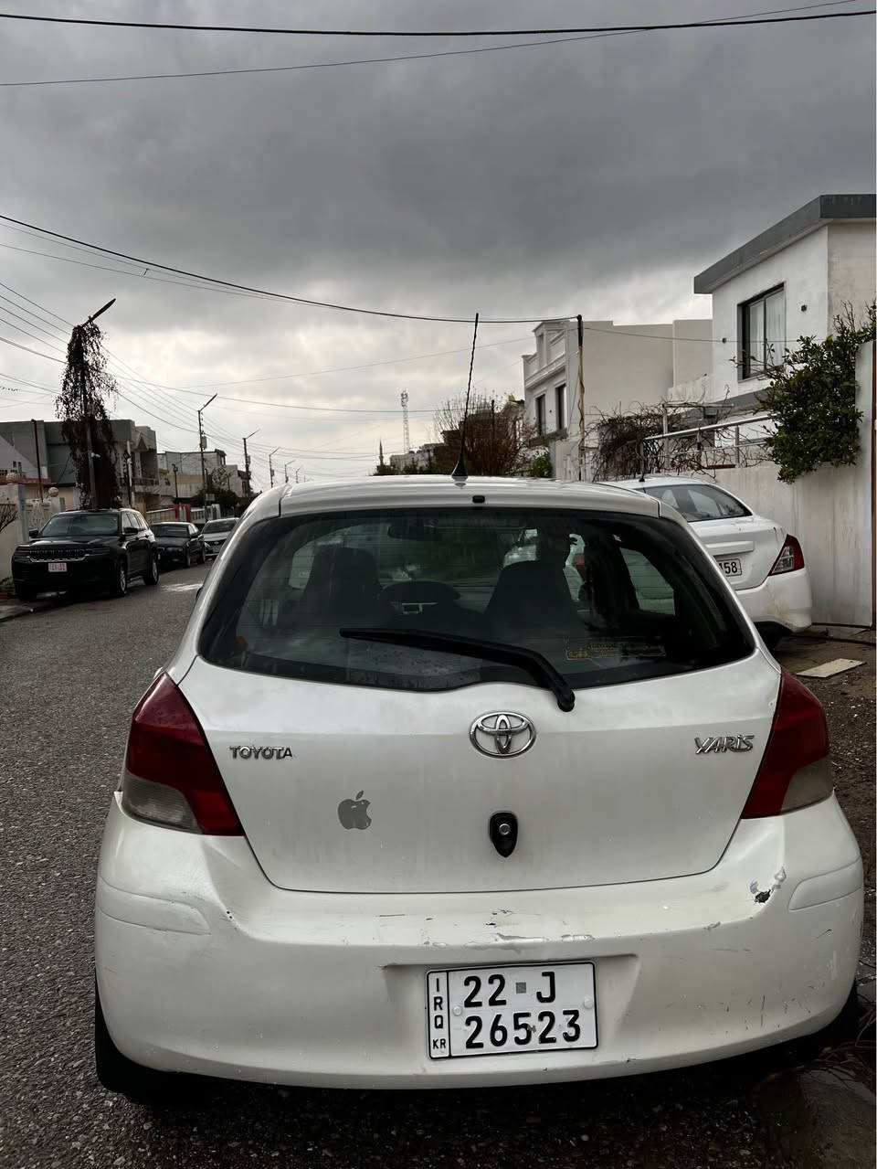 تۆیۆتا یاریس مۆدێل ٢٠١٠ سفری شەریکەی سەردارە دووەم دەستە لای من سەیارەیەکی زۆر پاک و بێ کێشەیە سێ پارچەی پێشی هەیە بێ ژوورێ بێ ئێرباگ دەعمەکەی زۆۆر خەفیف بووە کەمەک ساردی هەیە لە چاملغی پشتەوە 
0750 730 22 86 أربيل, العراق

