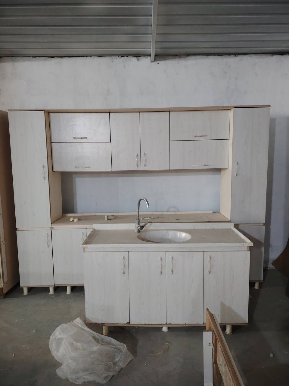 المجمع الوربي مقابيل المحطه وقود المحاويل الحكومي
البيت التركي الأثاث الجديد 
احمد عيدان الخفاجي ***********
كاظم عيدان ***********
