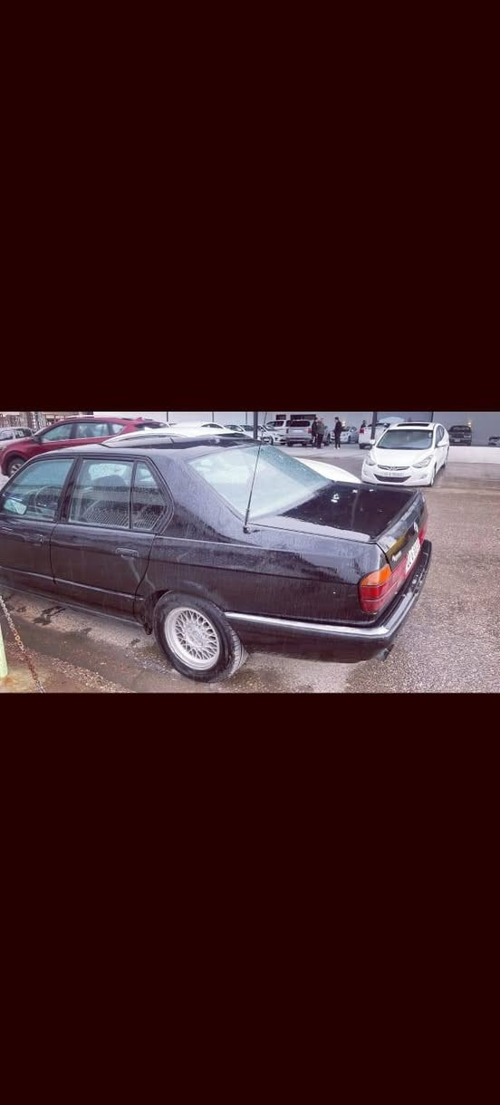 اسلام عليكم من رخص مدير الكروب
بي ام 730  
موديل 1991
كير مكينه كله شرط 
صدر امامي خلفي كله شرط ويل جديد جديد تاير جديد باتري جديد   تبريد  شغال
طخم امامي خلفي جديد 
كهربيات السيارة كلها شغالة 
ماتحتاج مصرف سيارة جناي
مكان السيارة الموصل
رقم اربيل دولي
الأتصال ع /***********
